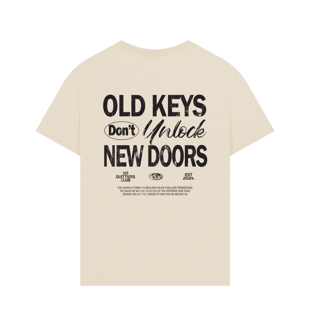 Oversized oat t-shirt with inspirational quote about change, made with breathable organic fabric and designed for everyday confidence.